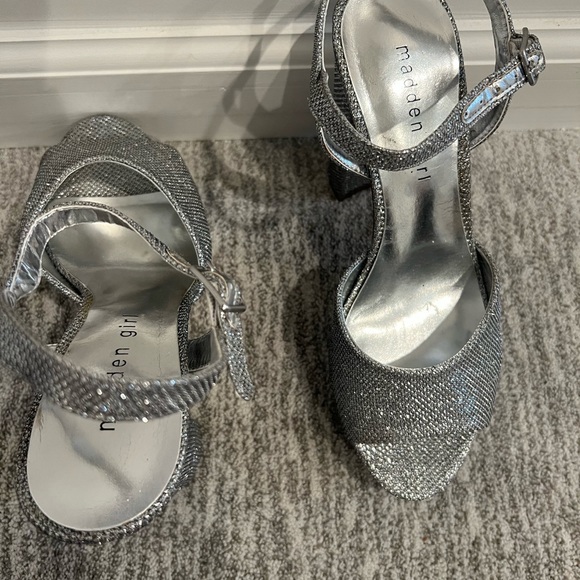 ✨NEW MADDEN GIRL HEELS✨ - Picture 10 of 10